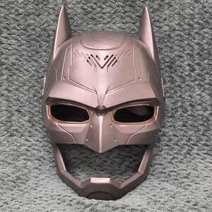 Batman Voice Changing Mask 15+ Phrases Caped Crusader DC Spin Master